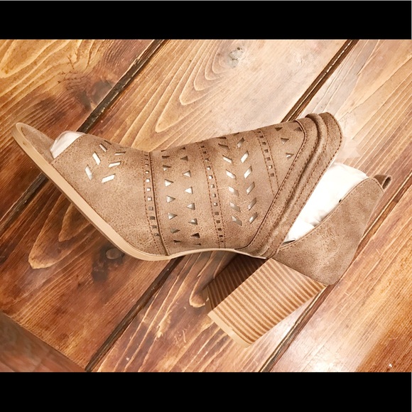 Spring Booties - Picture 3 of 3